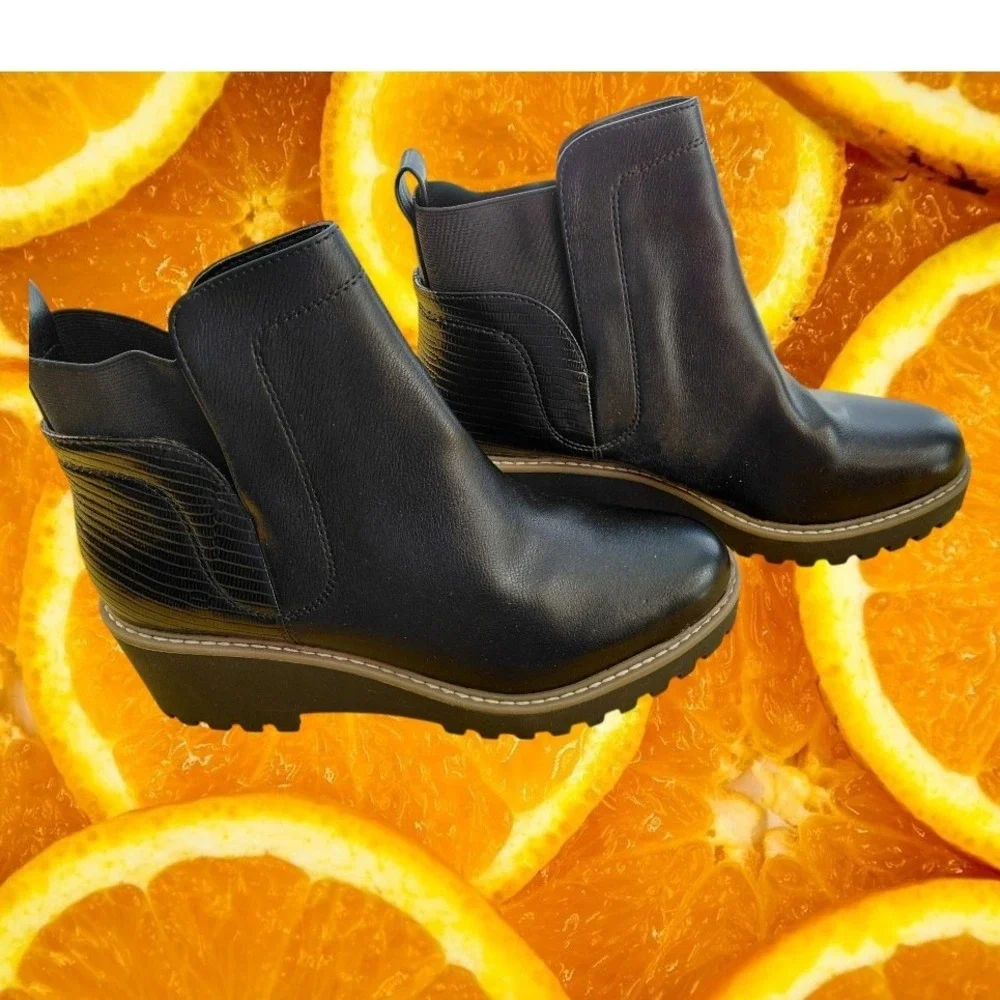 DV Dolce Vita Rango Black Lug Sole Platform‎ Chelsea Ankle Boots Womens 9
